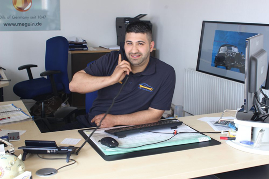 Taha Fakhro Taha Fakhro ist der Werkstattleiter bei K&F Kfz Meisterwerkstatt Barsinghausen, KFZ-Mechatroniker und zuständig für den An- und Verkauf von PKW.